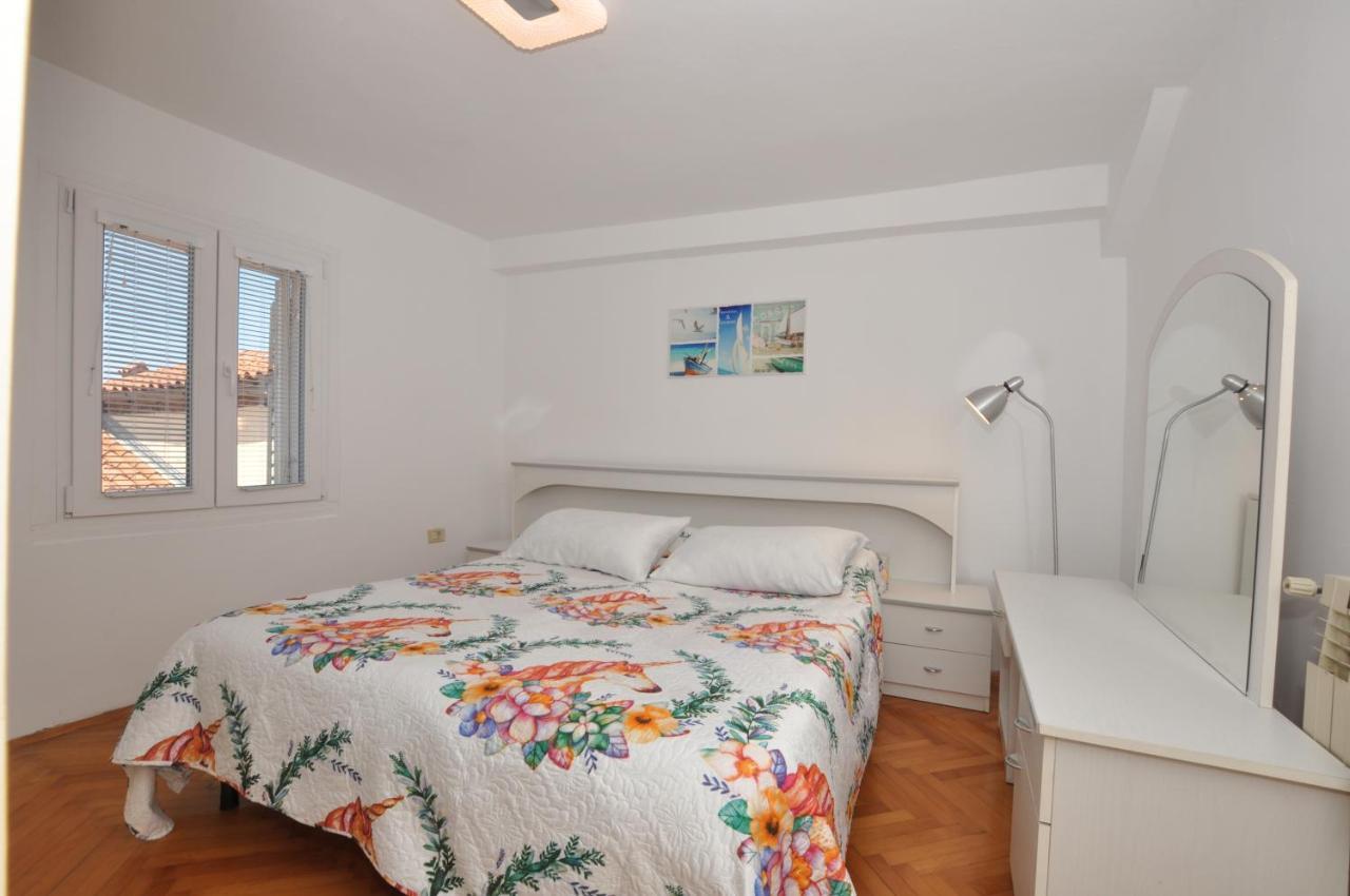 Apartment Katarina Koper - Old Historic Centre With Free Parking Exterior photo